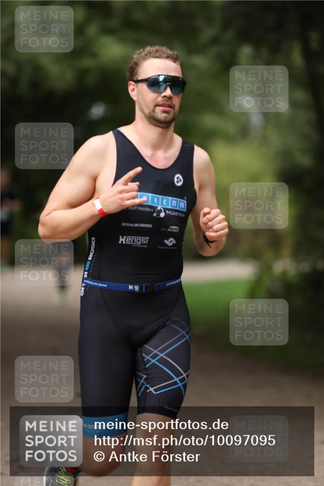 30.08.2026 - Elbe Triathlon Hamburg Antke Förster http://msf.ph/oto/10097095 30.08.2026 10:27:44 Laufen 25, 21 meine-sportfotos.de