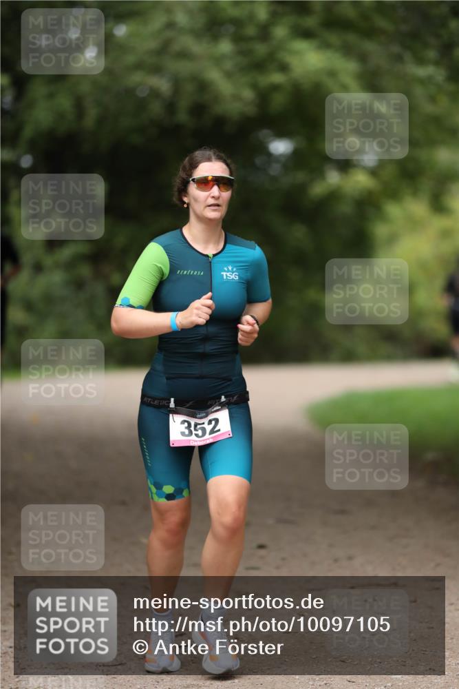 30.08.2026 - Elbe Triathlon Hamburg Antke Förster http://msf.ph/oto/10097105 30.08.2026 10:27:48 Laufen 352 meine-sportfotos.de