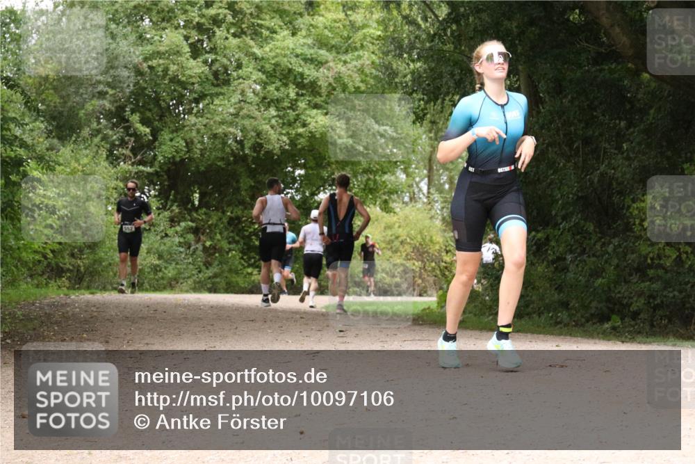 30.08.2026 - Elbe Triathlon Hamburg Antke Förster http://msf.ph/oto/10097106 30.08.2026 10:32:46 Laufen 552 meine-sportfotos.de