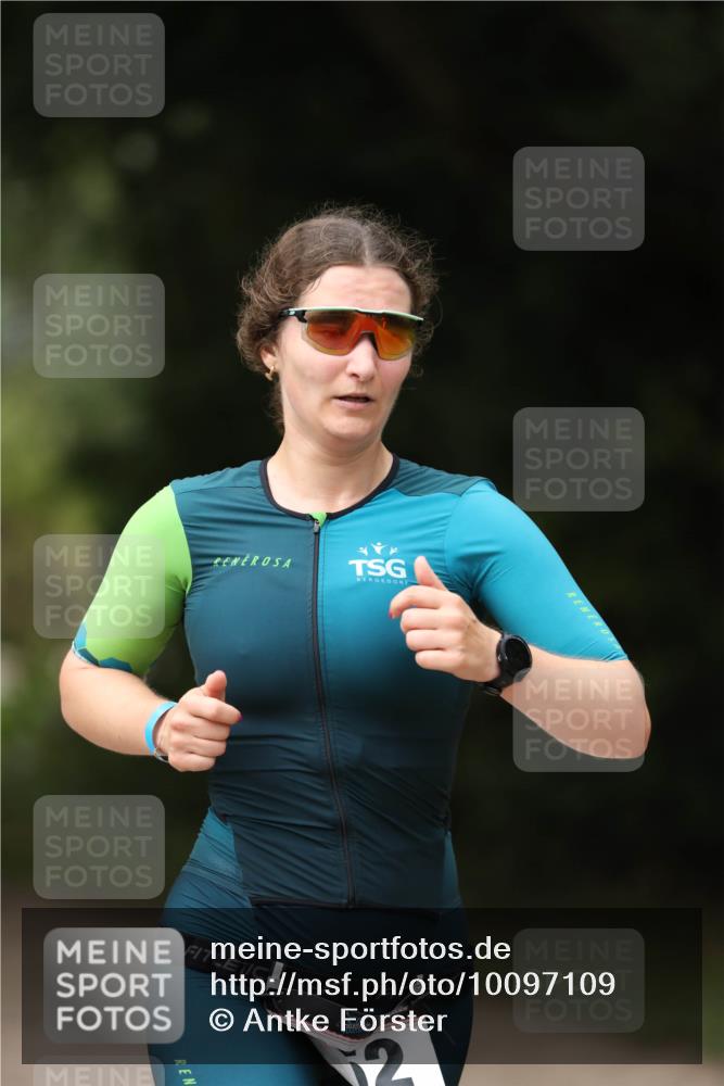 30.08.2026 - Elbe Triathlon Hamburg Antke Förster http://msf.ph/oto/10097109 30.08.2026 10:27:50 Laufen 2 meine-sportfotos.de