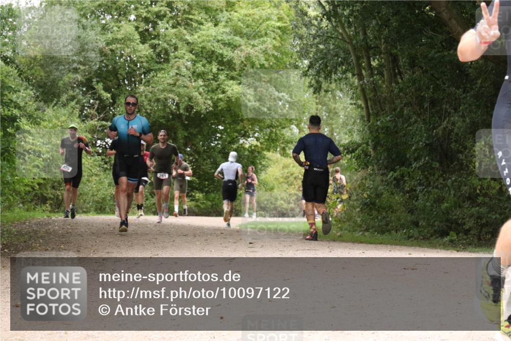 30.08.2026 - Elbe Triathlon Hamburg Antke Förster http://msf.ph/oto/10097122 30.08.2026 10:32:55 Laufen 325, 251 meine-sportfotos.de
