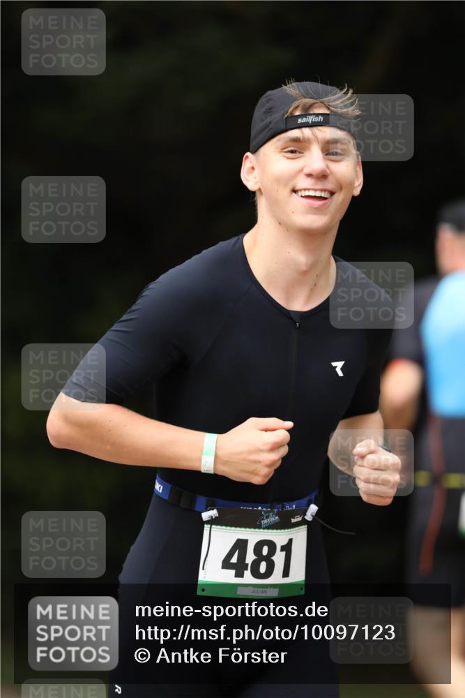 30.08.2026 - Elbe Triathlon Hamburg Antke Förster http://msf.ph/oto/10097123 30.08.2026 10:27:56 Laufen 481 meine-sportfotos.de