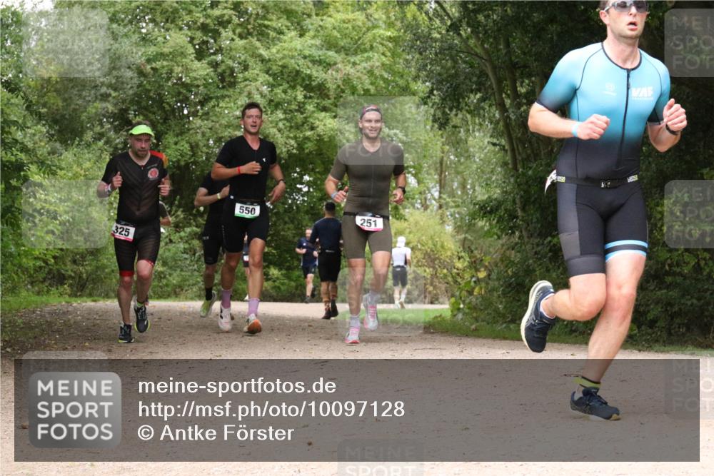 30.08.2026 - Elbe Triathlon Hamburg Antke Förster http://msf.ph/oto/10097128 30.08.2026 10:32:58 Laufen 325, 550, 251 meine-sportfotos.de