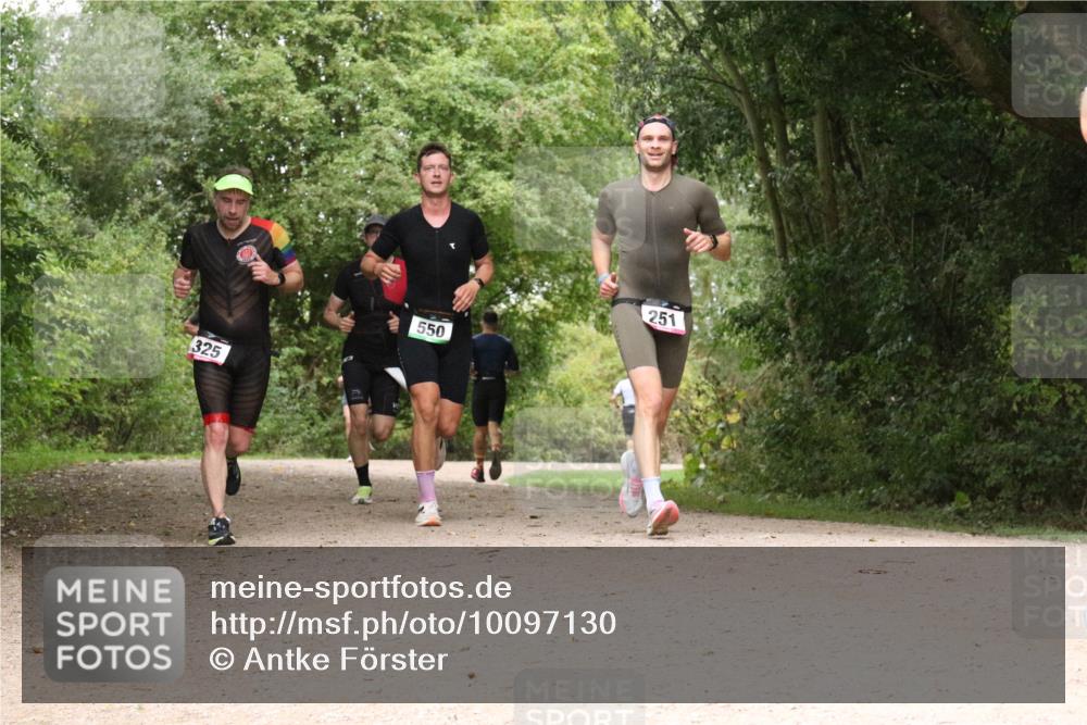 30.08.2026 - Elbe Triathlon Hamburg Antke Förster http://msf.ph/oto/10097130 30.08.2026 10:32:59 Laufen 325, 550, 251 meine-sportfotos.de