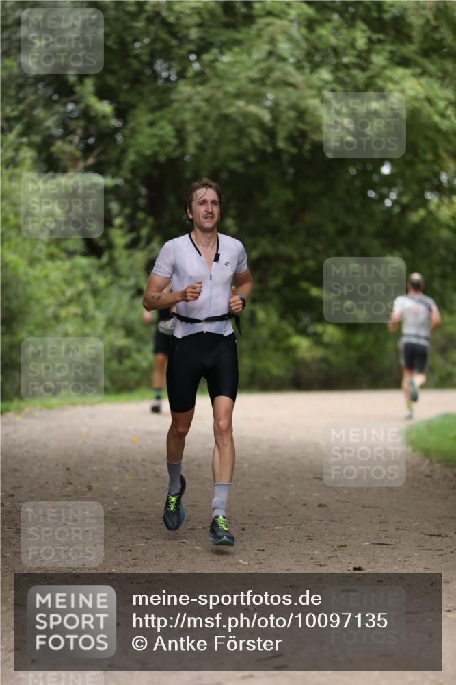 30.08.2026 - Elbe Triathlon Hamburg Antke Förster http://msf.ph/oto/10097135 30.08.2026 10:28:23 Laufen  meine-sportfotos.de
