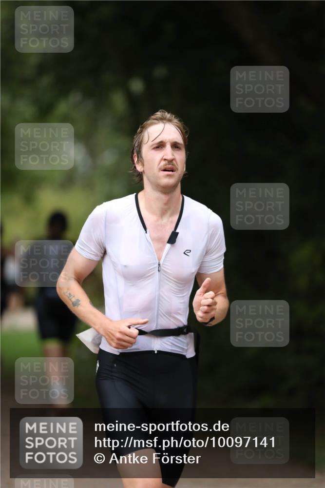 30.08.2026 - Elbe Triathlon Hamburg Antke Förster http://msf.ph/oto/10097141 30.08.2026 10:28:25 Laufen  meine-sportfotos.de