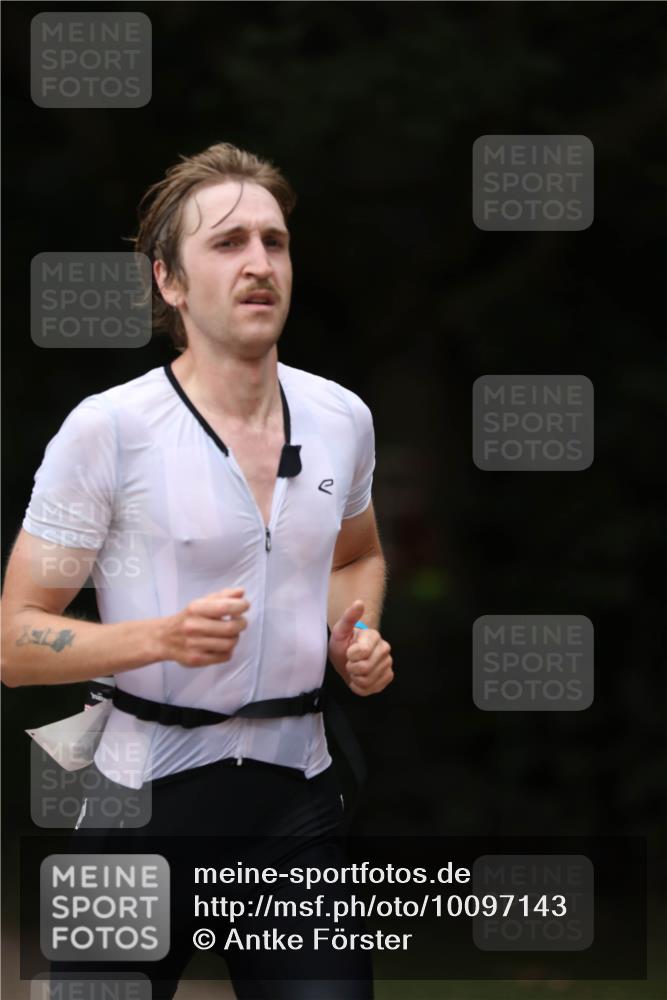 30.08.2026 - Elbe Triathlon Hamburg Antke Förster http://msf.ph/oto/10097143 30.08.2026 10:28:25 Laufen  meine-sportfotos.de