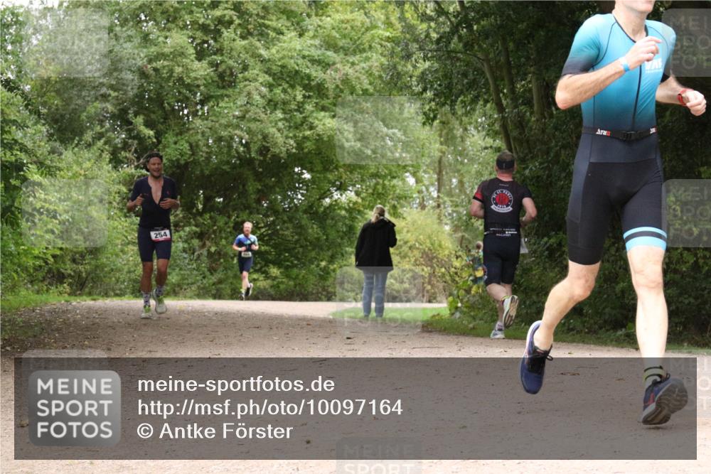 30.08.2026 - Elbe Triathlon Hamburg Antke Förster http://msf.ph/oto/10097164 30.08.2026 10:33:21 Laufen 254 meine-sportfotos.de