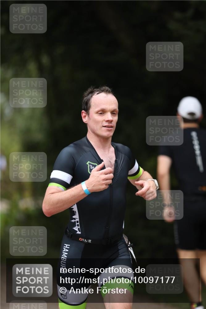 30.08.2026 - Elbe Triathlon Hamburg Antke Förster http://msf.ph/oto/10097177 30.08.2026 10:28:53 Laufen  meine-sportfotos.de