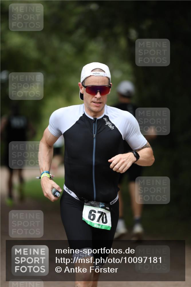 30.08.2026 - Elbe Triathlon Hamburg Antke Förster http://msf.ph/oto/10097181 30.08.2026 10:28:55 Laufen 670 meine-sportfotos.de