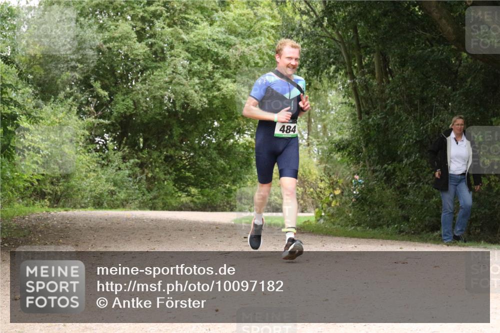 30.08.2026 - Elbe Triathlon Hamburg Antke Förster http://msf.ph/oto/10097182 30.08.2026 10:33:31 Laufen 484 meine-sportfotos.de