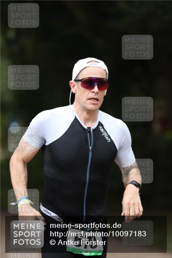 30.08.2026 - Elbe Triathlon Hamburg Antke Förster http://msf.ph/oto/10097183 30.08.2026 10:28:55 Laufen 670 meine-sportfotos.de