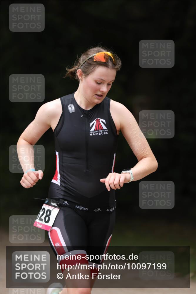 30.08.2026 - Elbe Triathlon Hamburg Antke Förster http://msf.ph/oto/10097199 30.08.2026 10:29:26 Laufen 28 meine-sportfotos.de