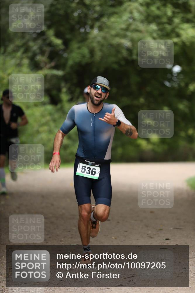 30.08.2026 - Elbe Triathlon Hamburg Antke Förster http://msf.ph/oto/10097205 30.08.2026 10:29:42 Laufen 536 meine-sportfotos.de