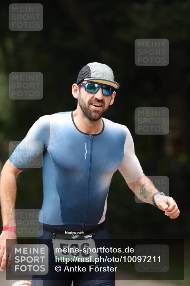 30.08.2026 - Elbe Triathlon Hamburg Antke Förster http://msf.ph/oto/10097211 30.08.2026 10:29:44 Laufen 536 meine-sportfotos.de