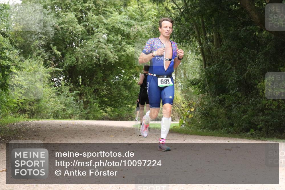 30.08.2026 - Elbe Triathlon Hamburg Antke Förster http://msf.ph/oto/10097224 30.08.2026 10:33:59 Laufen 683 meine-sportfotos.de