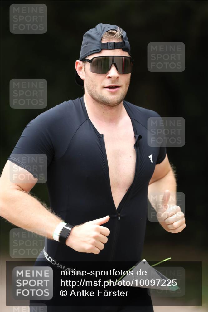 30.08.2026 - Elbe Triathlon Hamburg Antke Förster http://msf.ph/oto/10097225 30.08.2026 10:29:49 Laufen 7 meine-sportfotos.de