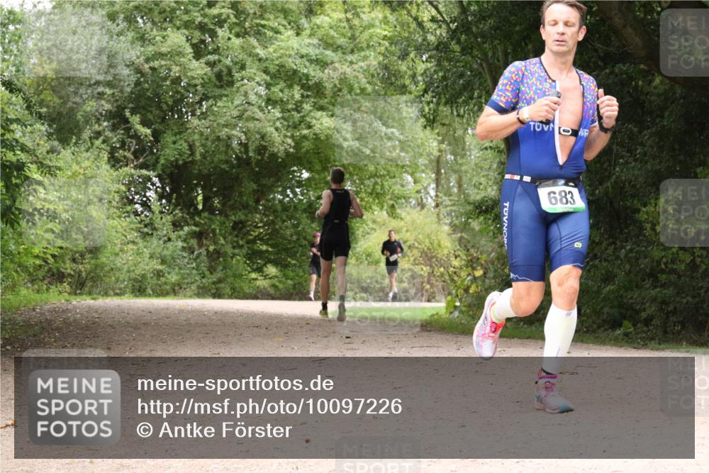 30.08.2026 - Elbe Triathlon Hamburg Antke Förster http://msf.ph/oto/10097226 30.08.2026 10:34:00 Laufen 683 meine-sportfotos.de
