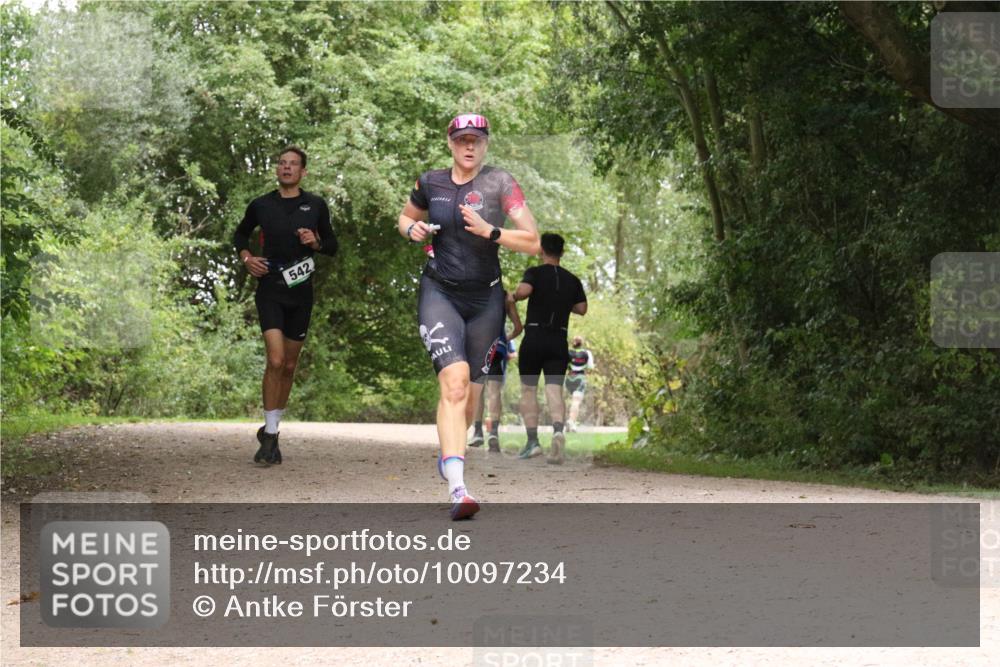 30.08.2026 - Elbe Triathlon Hamburg Antke Förster http://msf.ph/oto/10097234 30.08.2026 10:34:12 Laufen 542 meine-sportfotos.de