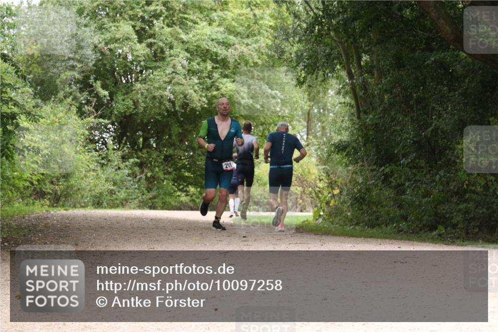 30.08.2026 - Elbe Triathlon Hamburg Antke Förster http://msf.ph/oto/10097258 30.08.2026 10:34:39 Laufen 201 meine-sportfotos.de