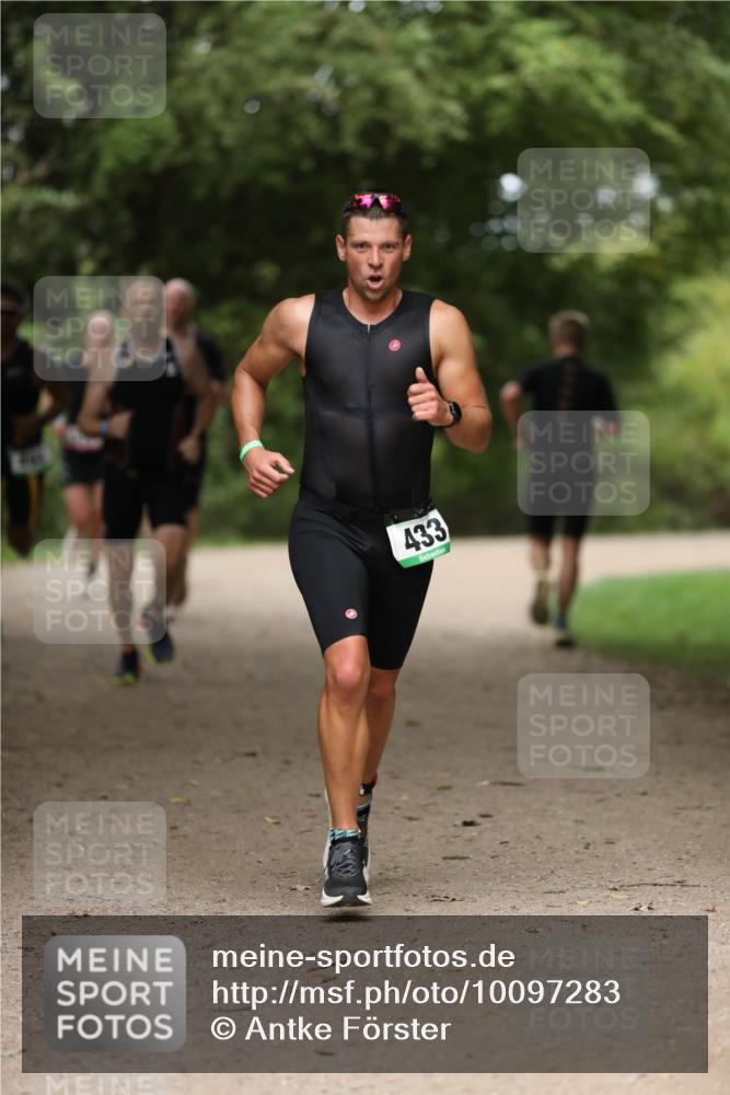 30.08.2026 - Elbe Triathlon Hamburg Antke Förster http://msf.ph/oto/10097283 30.08.2026 10:30:44 Laufen 433 meine-sportfotos.de
