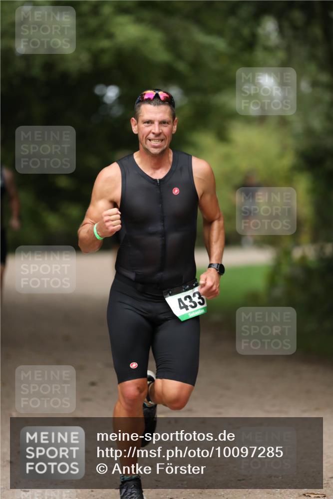 30.08.2026 - Elbe Triathlon Hamburg Antke Förster http://msf.ph/oto/10097285 30.08.2026 10:30:44 Laufen 433 meine-sportfotos.de