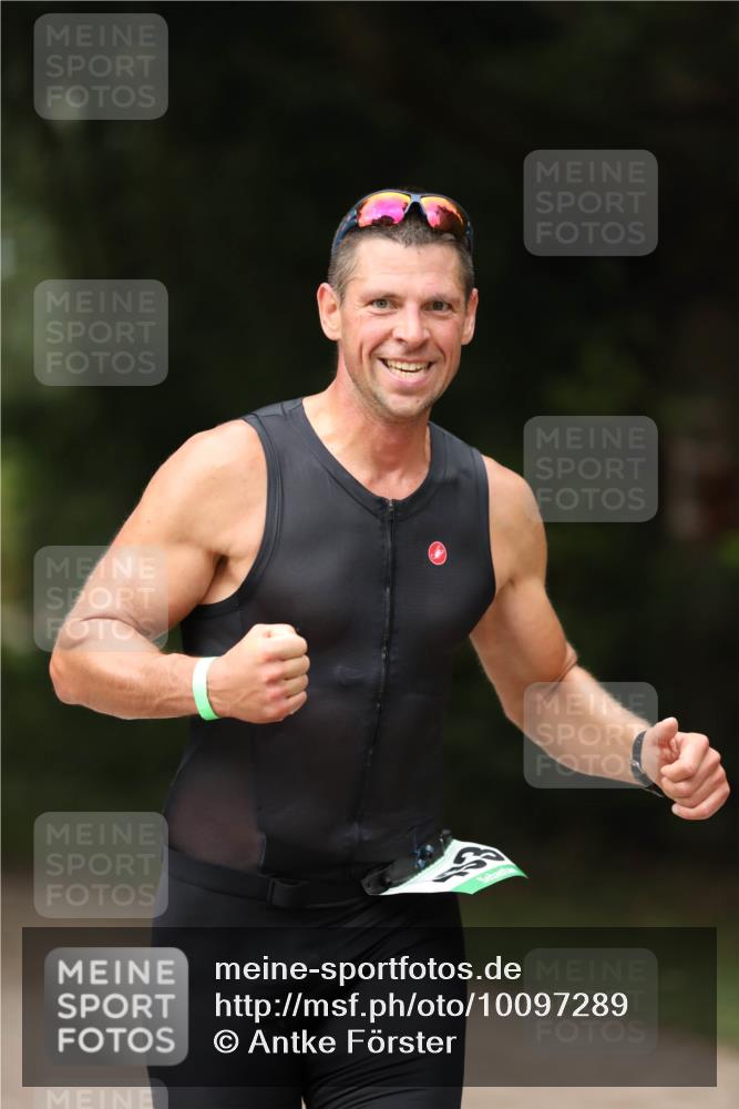 30.08.2026 - Elbe Triathlon Hamburg Antke Förster http://msf.ph/oto/10097289 30.08.2026 10:30:45 Laufen  meine-sportfotos.de