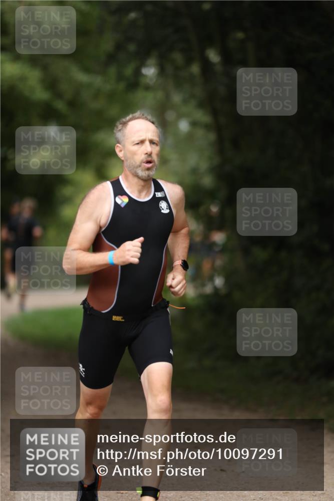 30.08.2026 - Elbe Triathlon Hamburg Antke Förster http://msf.ph/oto/10097291 30.08.2026 10:30:47 Laufen  meine-sportfotos.de