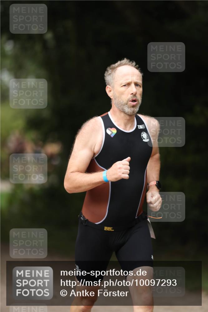 30.08.2026 - Elbe Triathlon Hamburg Antke Förster http://msf.ph/oto/10097293 30.08.2026 10:30:48 Laufen  meine-sportfotos.de
