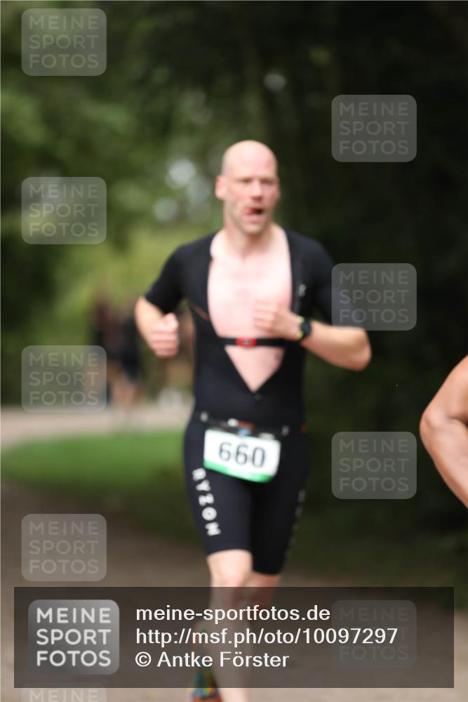 30.08.2026 - Elbe Triathlon Hamburg Antke Förster http://msf.ph/oto/10097297 30.08.2026 10:30:49 Laufen 099 meine-sportfotos.de
