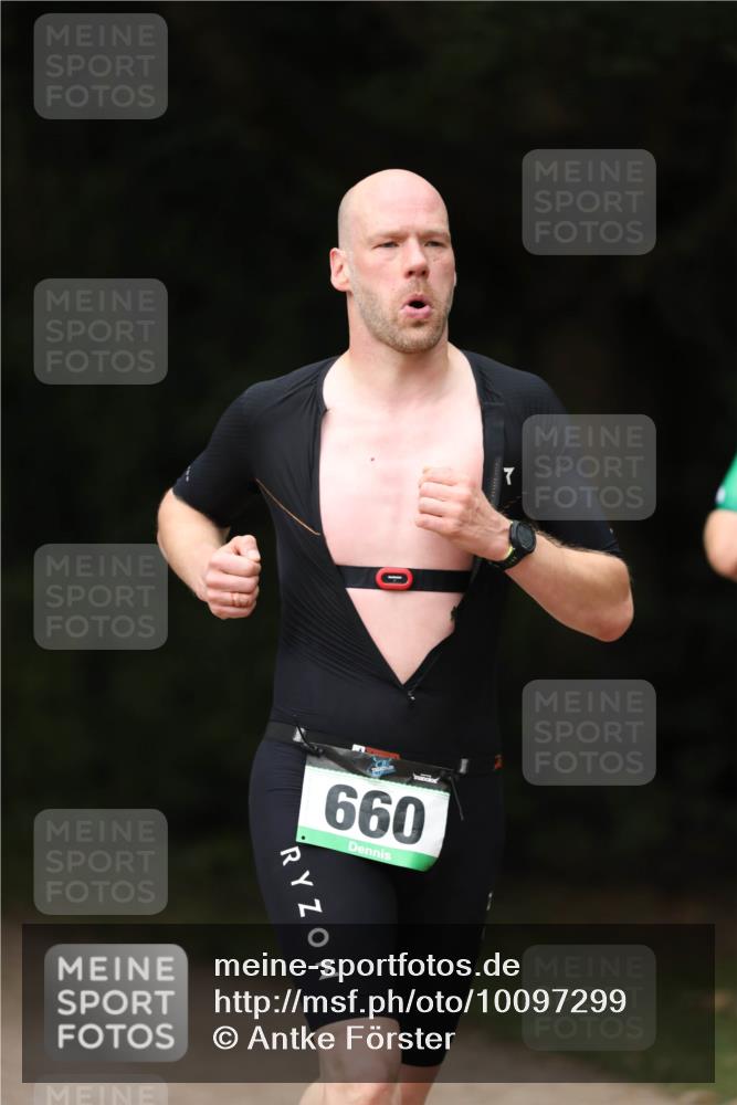 30.08.2026 - Elbe Triathlon Hamburg Antke Förster http://msf.ph/oto/10097299 30.08.2026 10:30:50 Laufen 0, 660 meine-sportfotos.de