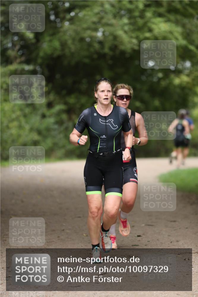 30.08.2026 - Elbe Triathlon Hamburg Antke Förster http://msf.ph/oto/10097329 30.08.2026 10:31:10 Laufen  meine-sportfotos.de