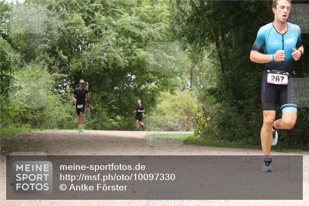 30.08.2026 - Elbe Triathlon Hamburg Antke Förster http://msf.ph/oto/10097330 30.08.2026 10:35:23 Laufen 732, 267 meine-sportfotos.de
