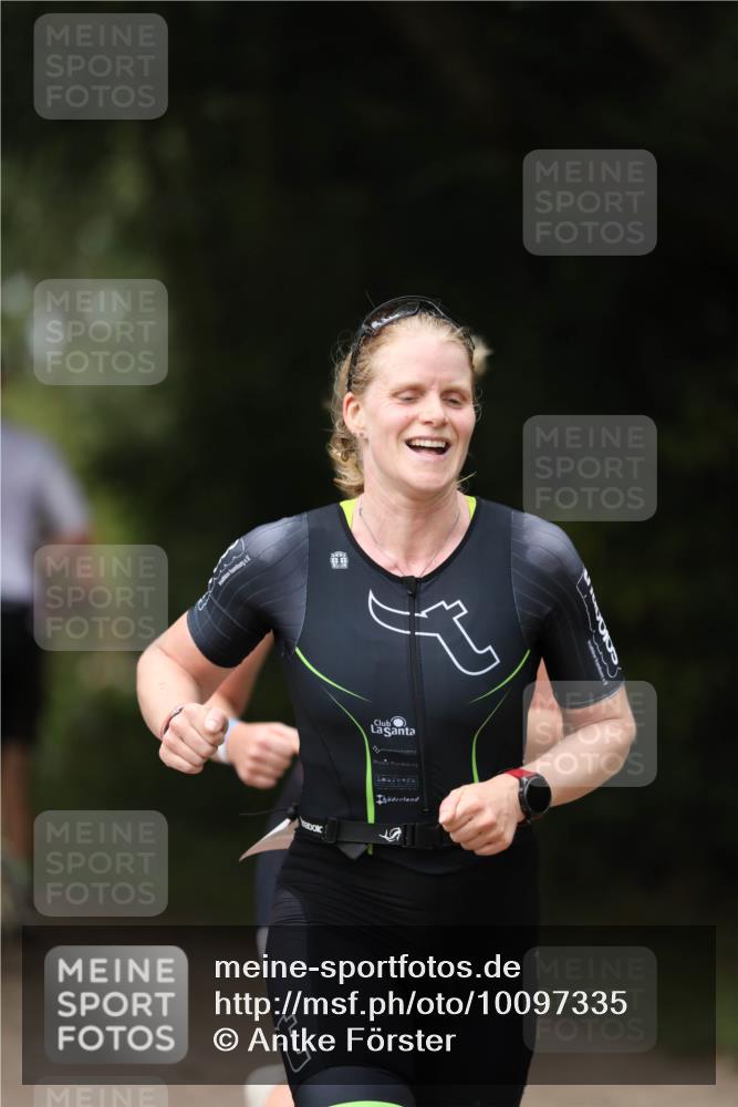 30.08.2026 - Elbe Triathlon Hamburg Antke Förster http://msf.ph/oto/10097335 30.08.2026 10:31:11 Laufen  meine-sportfotos.de