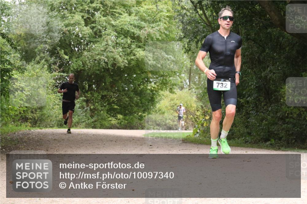 30.08.2026 - Elbe Triathlon Hamburg Antke Förster http://msf.ph/oto/10097340 30.08.2026 10:35:30 Laufen 732 meine-sportfotos.de