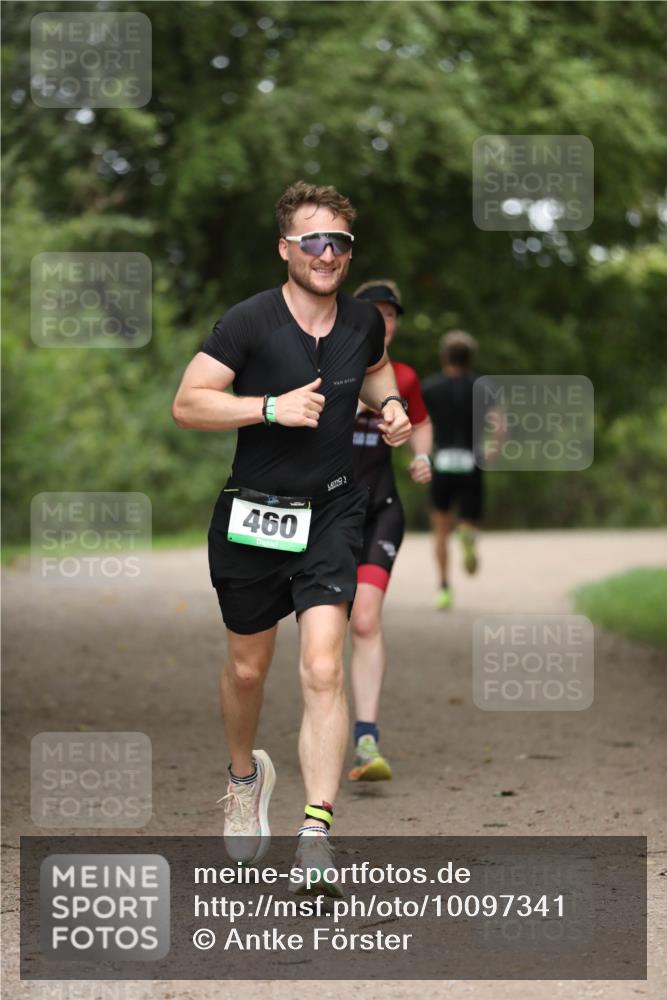 30.08.2026 - Elbe Triathlon Hamburg Antke Förster http://msf.ph/oto/10097341 30.08.2026 10:31:36 Laufen 460 meine-sportfotos.de
