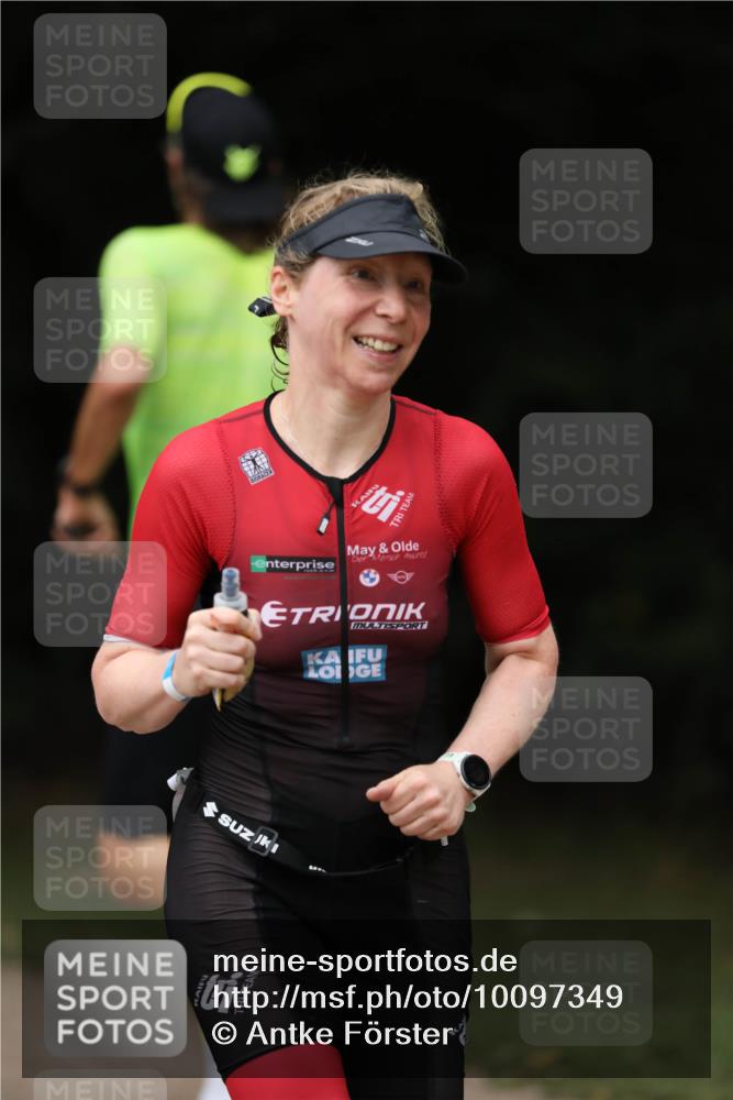 30.08.2026 - Elbe Triathlon Hamburg Antke Förster http://msf.ph/oto/10097349 30.08.2026 10:31:40 Laufen  meine-sportfotos.de