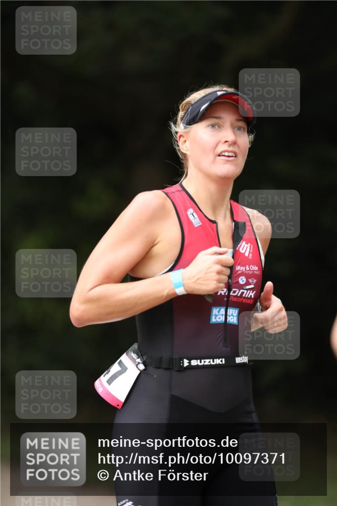 30.08.2026 - Elbe Triathlon Hamburg Antke Förster http://msf.ph/oto/10097371 30.08.2026 10:31:59 Laufen  meine-sportfotos.de