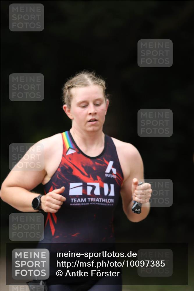 30.08.2026 - Elbe Triathlon Hamburg Antke Förster http://msf.ph/oto/10097385 30.08.2026 10:32:30 Laufen  meine-sportfotos.de