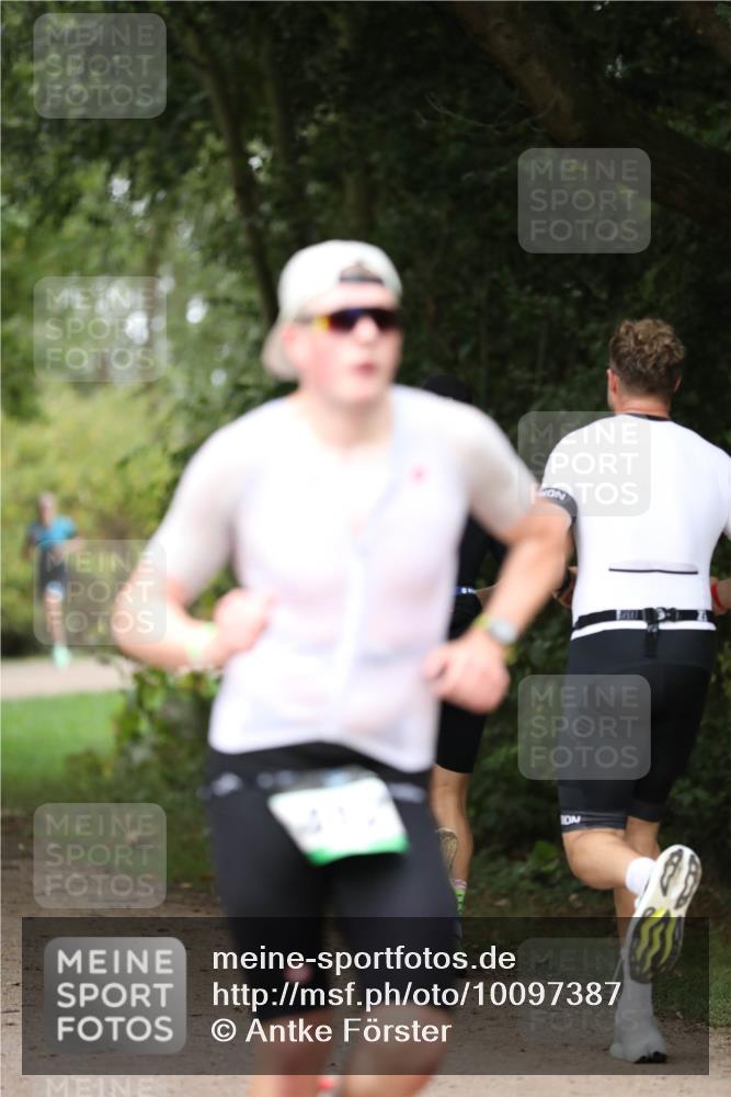 30.08.2026 - Elbe Triathlon Hamburg Antke Förster http://msf.ph/oto/10097387 30.08.2026 10:32:32 Laufen  meine-sportfotos.de