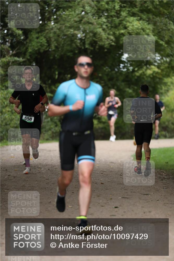 30.08.2026 - Elbe Triathlon Hamburg Antke Förster http://msf.ph/oto/10097429 30.08.2026 10:32:57 Laufen 550 meine-sportfotos.de