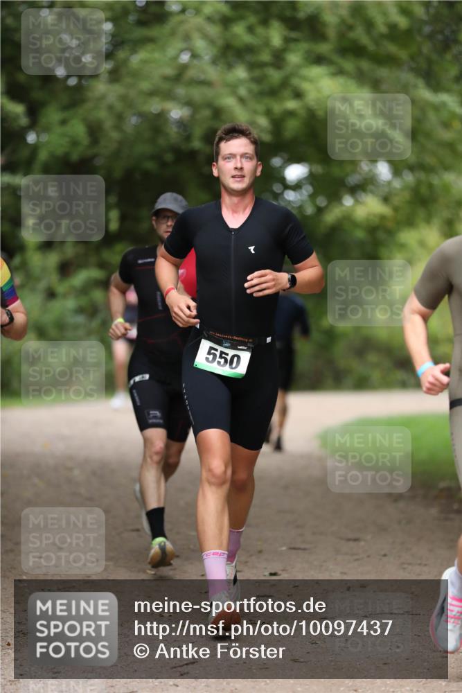 30.08.2026 - Elbe Triathlon Hamburg Antke Förster http://msf.ph/oto/10097437 30.08.2026 10:32:59 Laufen 550 meine-sportfotos.de
