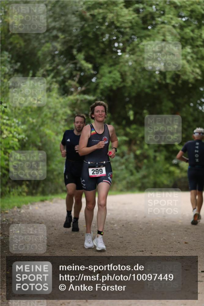 30.08.2026 - Elbe Triathlon Hamburg Antke Förster http://msf.ph/oto/10097449 30.08.2026 10:33:08 Laufen 299 meine-sportfotos.de