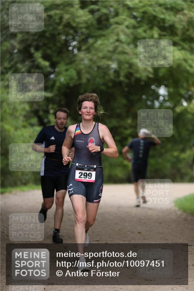 30.08.2026 - Elbe Triathlon Hamburg Antke Förster http://msf.ph/oto/10097451 30.08.2026 10:33:09 Laufen 299 meine-sportfotos.de