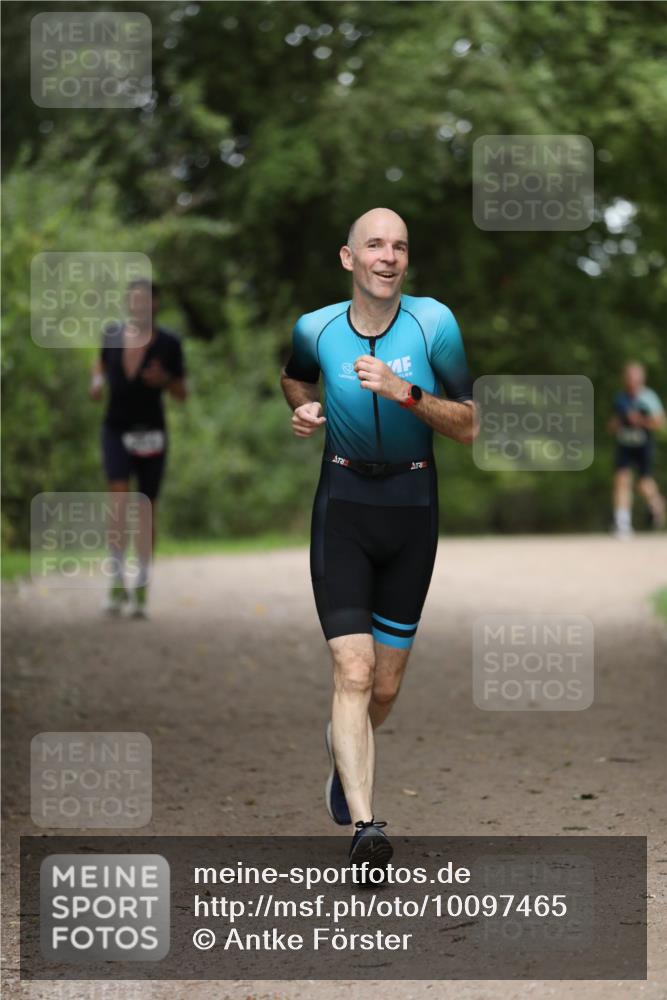 30.08.2026 - Elbe Triathlon Hamburg Antke Förster http://msf.ph/oto/10097465 30.08.2026 10:33:20 Laufen 11 meine-sportfotos.de