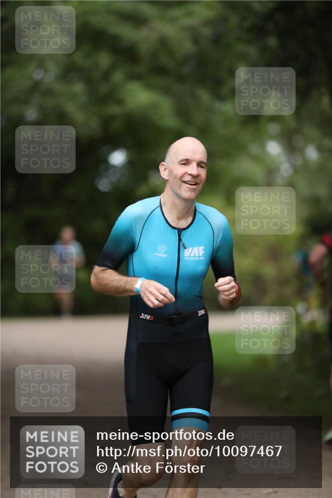 30.08.2026 - Elbe Triathlon Hamburg Antke Förster http://msf.ph/oto/10097467 30.08.2026 10:33:21 Laufen  meine-sportfotos.de