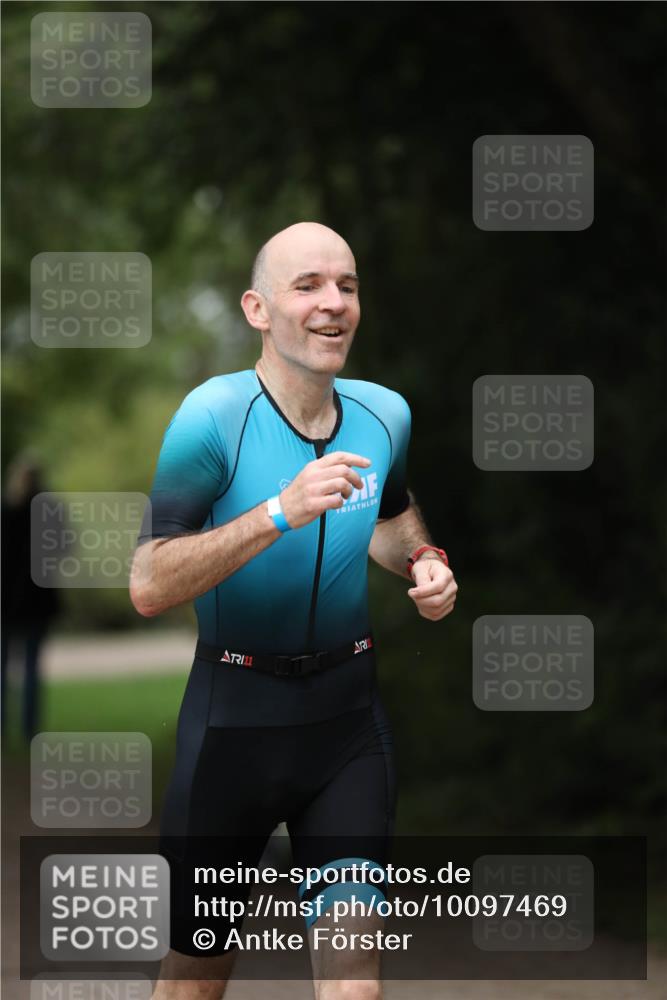 30.08.2026 - Elbe Triathlon Hamburg Antke Förster http://msf.ph/oto/10097469 30.08.2026 10:33:22 Laufen 11 meine-sportfotos.de