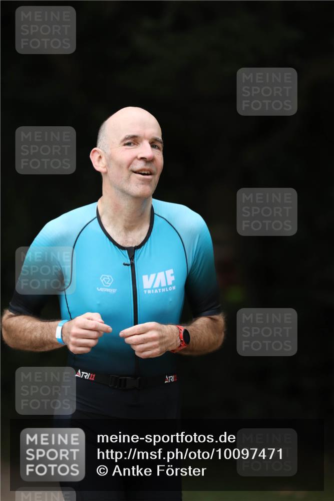 30.08.2026 - Elbe Triathlon Hamburg Antke Förster http://msf.ph/oto/10097471 30.08.2026 10:33:22 Laufen 11, 1011 meine-sportfotos.de