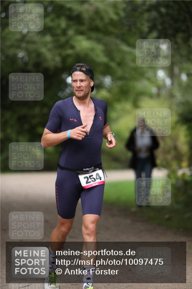 30.08.2026 - Elbe Triathlon Hamburg Antke Förster http://msf.ph/oto/10097475 30.08.2026 10:33:25 Laufen 254 meine-sportfotos.de