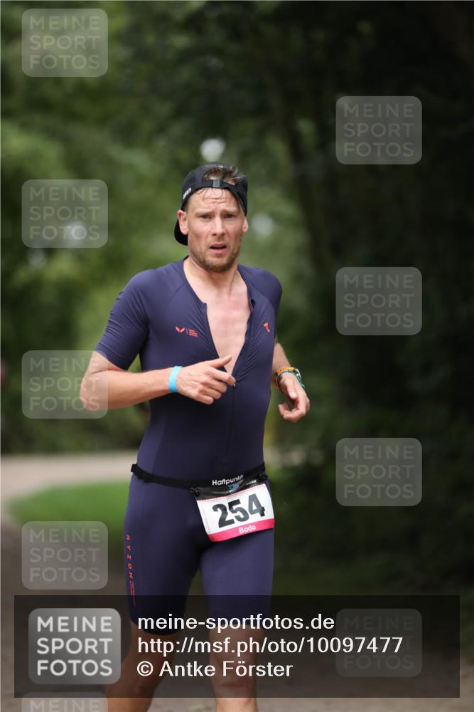 30.08.2026 - Elbe Triathlon Hamburg Antke Förster http://msf.ph/oto/10097477 30.08.2026 10:33:26 Laufen 254 meine-sportfotos.de
